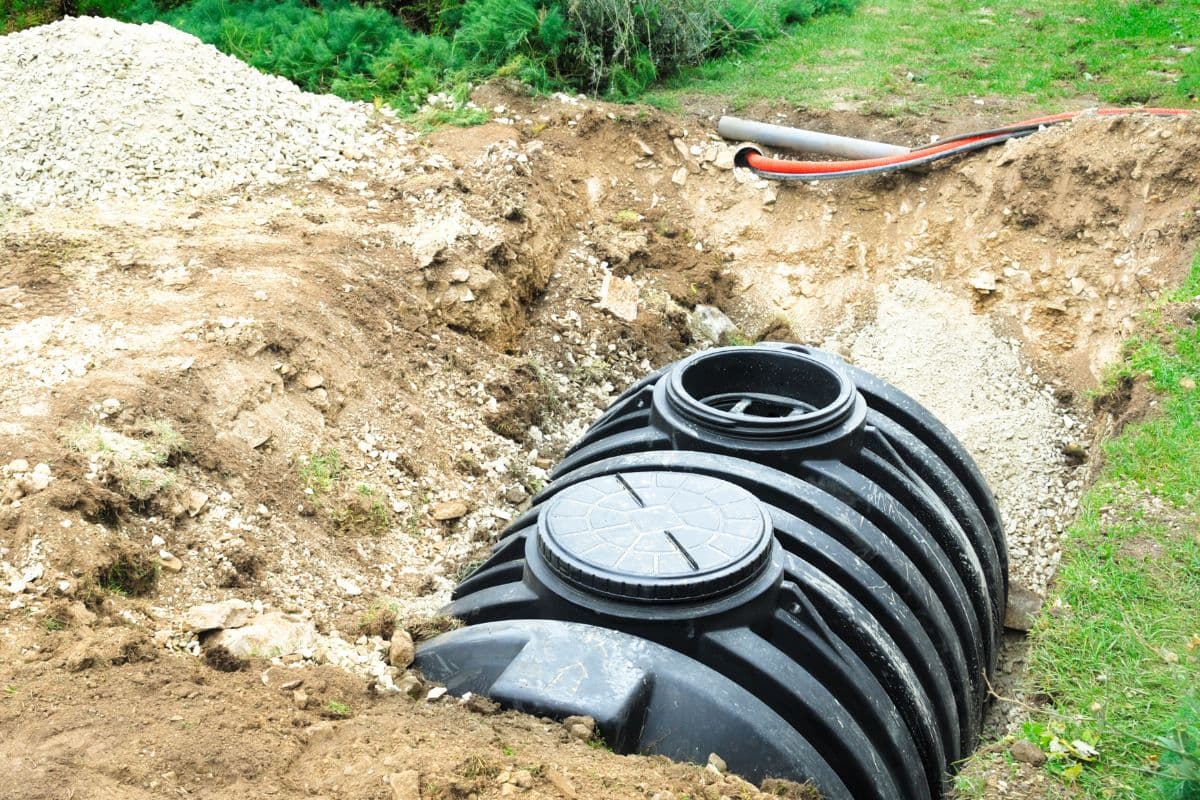 Residential septic system diagram showing tank and drainfield